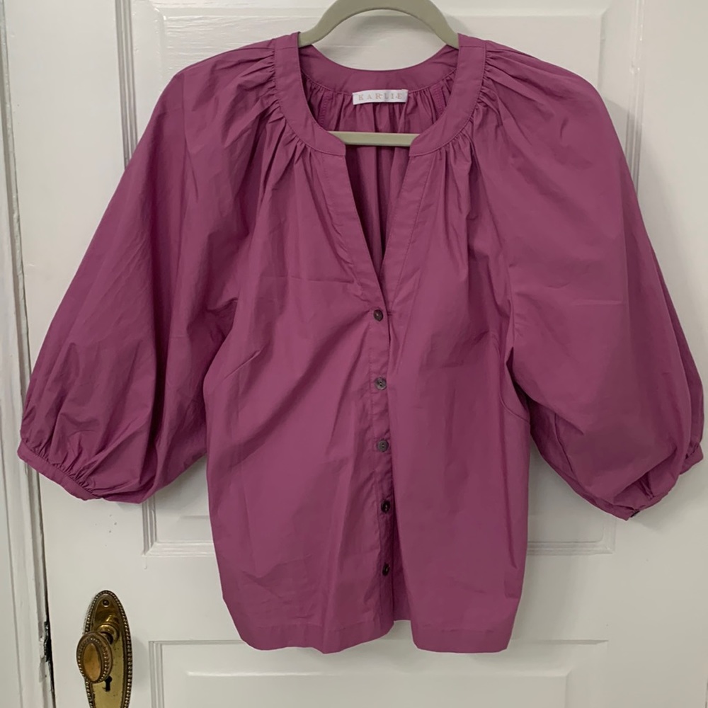 Karlie full sleeve button down top nwot